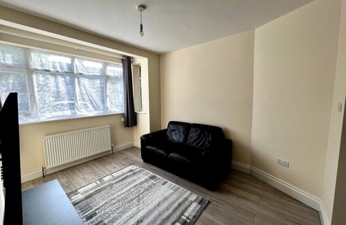 Broad Green Casa | 3 Bedroom Holiday Home with good transport