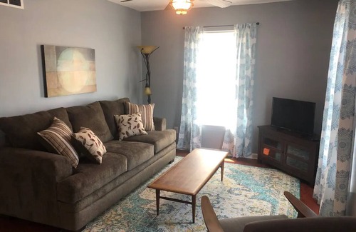 Westwood Casa | 3 Bedroom Home | 15 minutes to Downtown