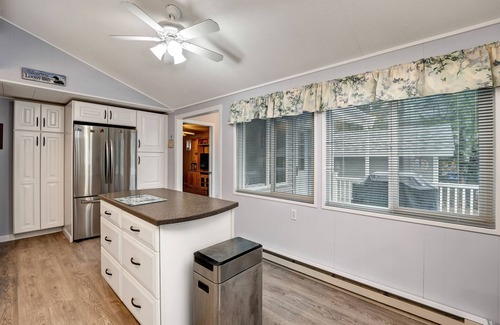 Moultonborough Casa | 3 Bedroom Home is less than a 2 minute walk to Far Echo Harbor Beach