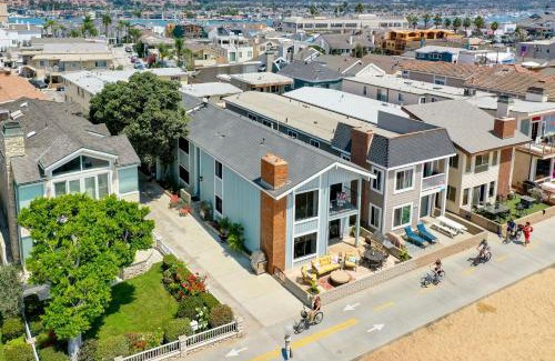 Balboa Peninsula Casa | 3 Bedroom Home in Balboa - Walk to Pier & Restaurants