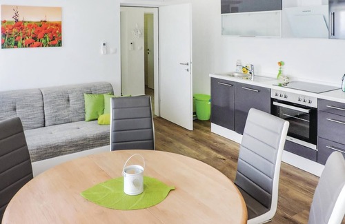 Deutsch Schuetzen-Eisenberg Casa | Alojamiento de 3 habitaciones en Eisenberg