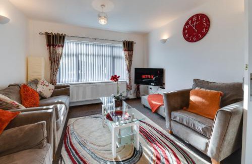 Wigan Casa | 3 Bedroom Home l Free Parking l 5 Guests l Contractor Stays l Family Stays I