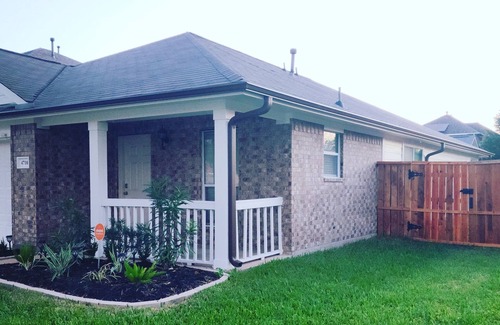 Fresno Casa | 3 Bedroom Home near Houston, Sugarland, Pearland