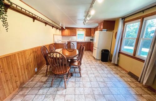Millersburg Casa | 3 Bedroom home outside of Berlin, Patio with Hot Tub!