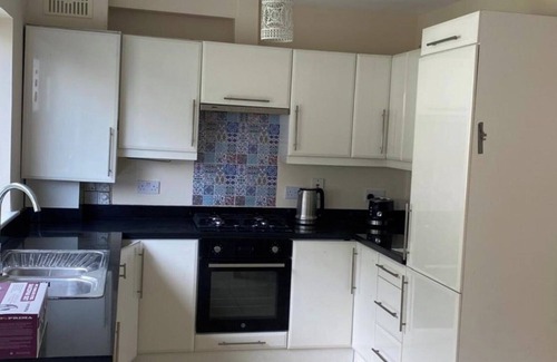 Cobh Apartamento | 3 Bedroom Home, Walk to Town