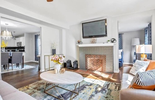 Atlanta Casa | 3 Bedroom Home with a Fire Pit and Hot Tub
