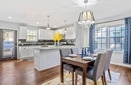 Atlanta Casa | 3 Bedroom Home with a Fire Pit and Hot Tub
