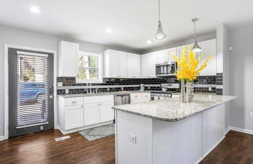 Atlanta Casa | 3 Bedroom Home with a Fire Pit and Hot Tub
