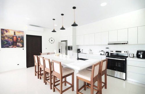 Aguas termales de Arenal Casa | Casa de 3 habitaciones con piscina privada, fogata, terraza, vistas, WiFi y A/C
