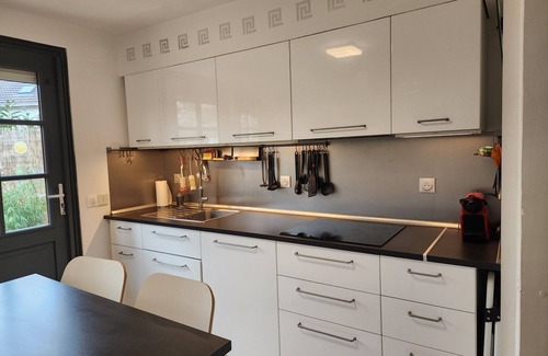 Pontault-Combault Casa | 3-bedroom house surrounded by a garden near Paris and Disney