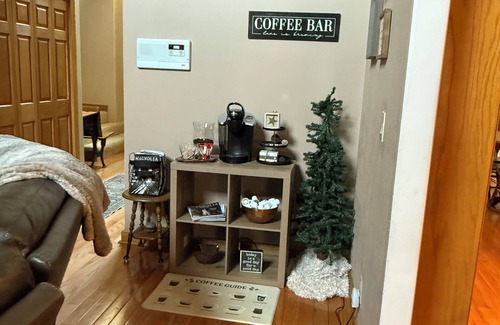 Michigan City Casa | 3-bedroom house in lovely Michigan City with Pool, Hot tub, WiFi, AC