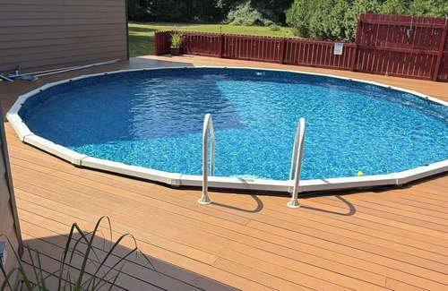 Michigan City Casa | 3-bedroom house in lovely Michigan City with Pool, Hot tub, WiFi, AC