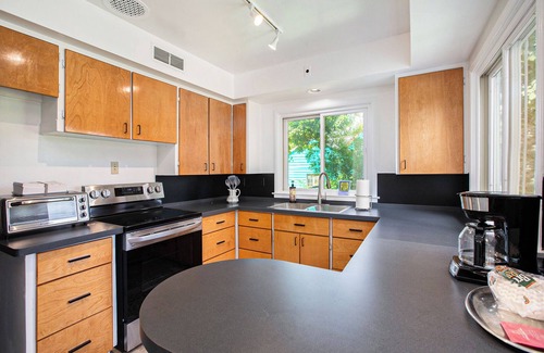 Bryant Pattengill West Casa | 3-bedroom house in Ann Arbor just across the golf course from The Big House.