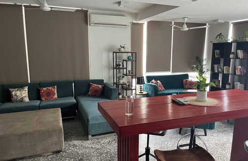 Sector 17 Casa | 3-bedroom house in awesome Gurugram with WiFi, AC