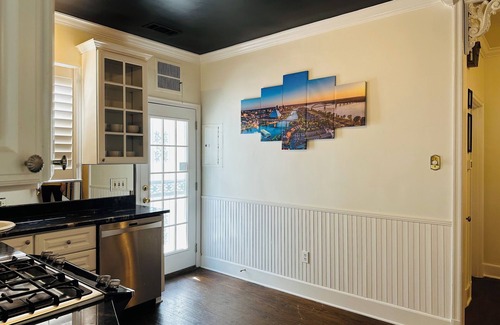 Central Gardens Casa | 3-bedroom house in awesome Memphis with AC