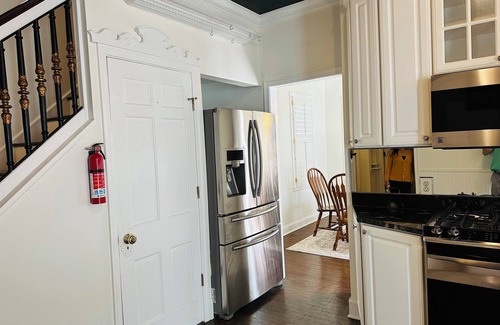 Central Gardens Casa | 3-bedroom house in awesome Memphis with AC