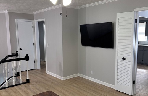 Omaha Casa | 3-bedroom house in awesome Omaha with WiFi, AC by Westroads Mall