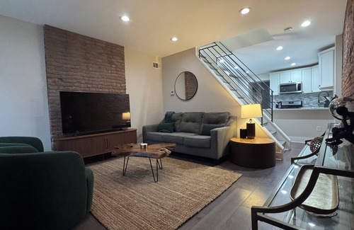 Lower Lawrenceville Casa | 3-bedroom house in bustling Lawrenceville area of Pittsburgh