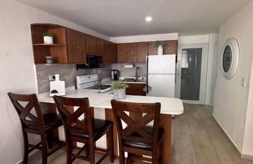 Camaceyes Casa | Casa Prado - 3 Bedroom House Close to Crash Boat