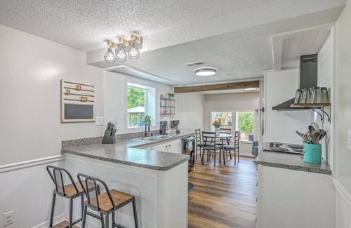Russellville Casa | 3-bedroom house, in Bonneau Beach with WiFi, HVAC, hottub & lake beach access!