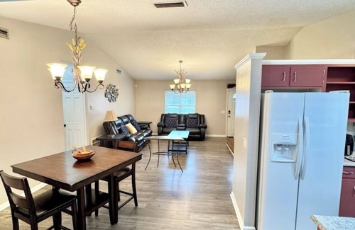 Fitzgerald Casa | 3-bedroom house in charming Fitzgerald with WiFi, AC. Enjoy your stay.