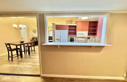 Fitzgerald Casa | 3-bedroom house in charming Fitzgerald with WiFi, AC. Enjoy your stay.