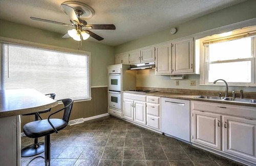 Lenexa Casa | 3-bedroom house in charming Lenexa Book now