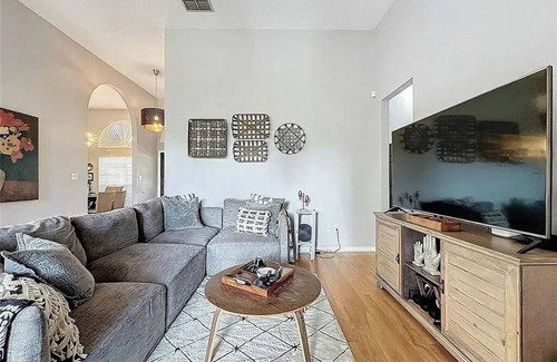 Fairvilla Casa | 3-bedroom house in delightful Orlando with AC, WiFi. Enjoy your stay