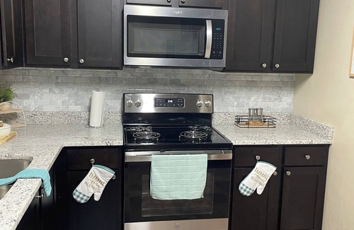 Macon Casa | 3-bedroom house in delightful Macon with WiFi, AC