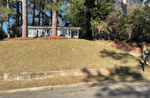 Macon Casa | 3-bedroom house in delightful Macon with WiFi, AC