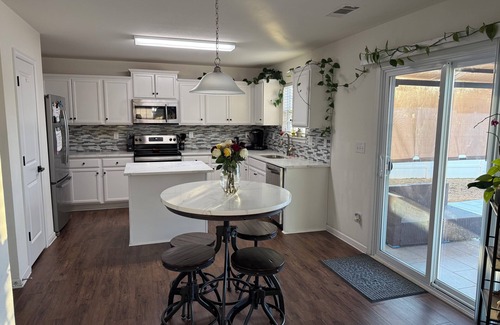 Bessemer City Casa | 3-bedroom house in enchanting Dallas NC with AC, fitness and more