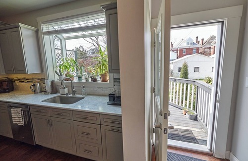 Bloomfield Casa | 3-bedroom house in Friendship: walk to WestPenn and UPMC, Garage Parking/AC