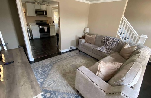 Bellevue Casa | 3-bedroom house in fabulous Pittsburgh with AC, WiFi