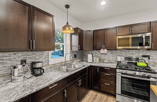 Bay View Casa | 3-bedroom house in marvelous Bay View Milwaukee with AC, WiFi. Enjoy your stay