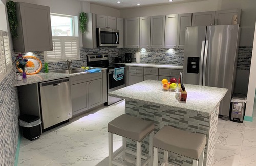 Eight Lakes Casa | 3-bedroom house in nice Cape Coral with AC, WiFi