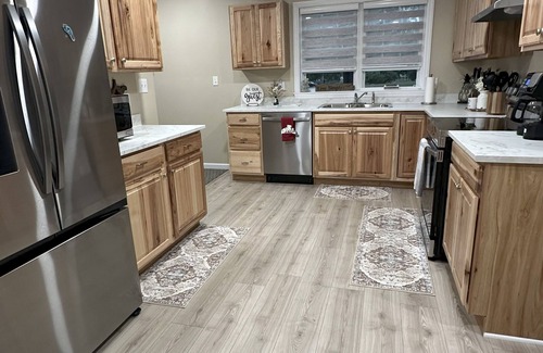 Marklesburg Casa | 3-bedroom house in James Creek with AC, WiFi. 1 mile from Aitch Boat Launch