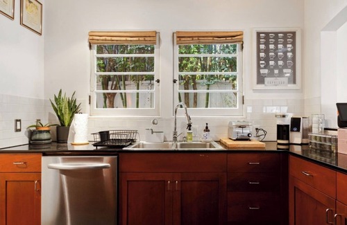 Tri-West Casa | 3-bedroom house in amazing Melrose Place, Los Angeles with Jacuzzi