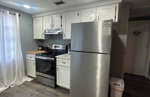 Zephyrhills Casa | 3-bedroom house in welcoming Zephyrhills with HVAC