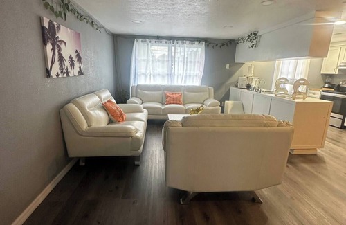 Zephyrhills Casa | 3-bedroom house in welcoming Zephyrhills with HVAC
