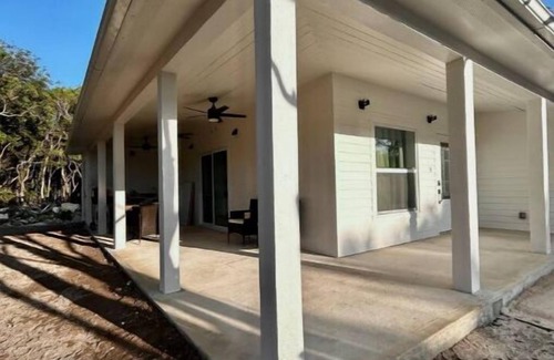Winding Bay Casa | 3-bedroom house in welcoming Eleuthera with WiFi, AC