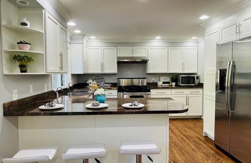 Meadowbrook Casa | 3-bedroom house in welcoming Seattle with fitness room, WiFi
