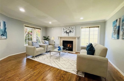 Meadowbrook Casa | 3-bedroom house in welcoming Seattle with fitness room, WiFi