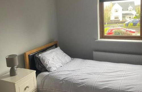Dromahair Casa | 3 Bedroom House-Sleeps 5-Garden-Parking-Dromahaire