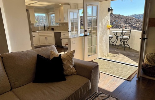Kit Carson Casa | 3 Bedroom House w/Beautiful views near Wild Animal Park and Wine Tasting