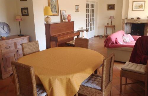 Bagnols-en-Foret Casa | 3-bedroom house with view