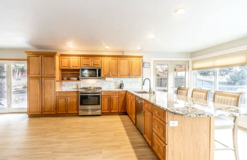 Billings Casa | 3-bedroom house w/Views, Pool & Hot-tub