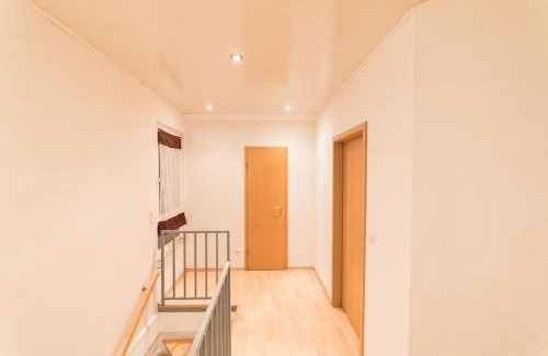 Dusseldorf-Reisholz Casa | 3 bedroom house with 2 bathrooms in Dusseldorf - Haus mit 3 Schlafzimmer 2 Badezimmer in Düsseldorf