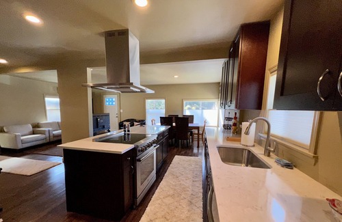Kenmore Casa | 3 bedroom house with free parking and pets allowed