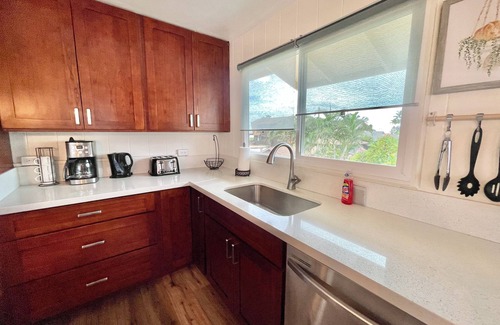 Ewa Casa | 3-bedroom house with AC, parking