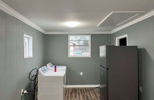 Sunshine Casa | 3-bedroom house with AC, WiFi in Plaquemine / CONTRACTOR FRIENDLY